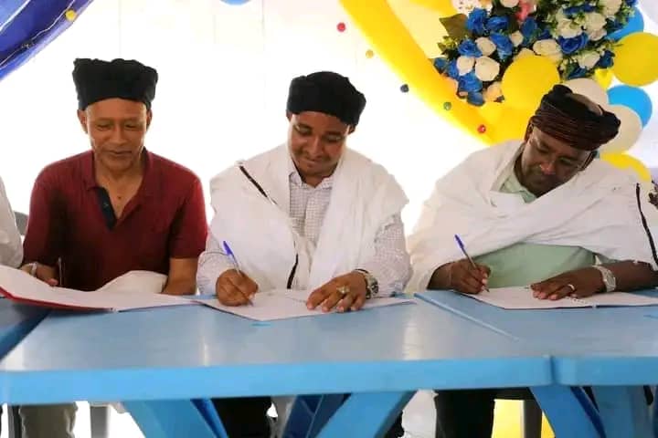 Mr. Salihu Sultan, Mr. Abera Tola and Mr. Abdurazak Hussein signing Agreement